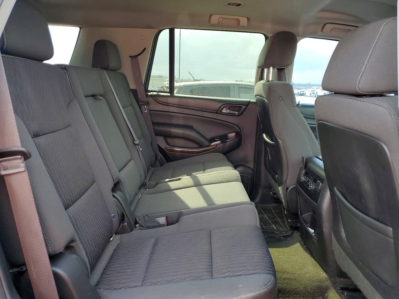 2015 Chevrolet Tahoe C1500 Ls - zdjęcie 11