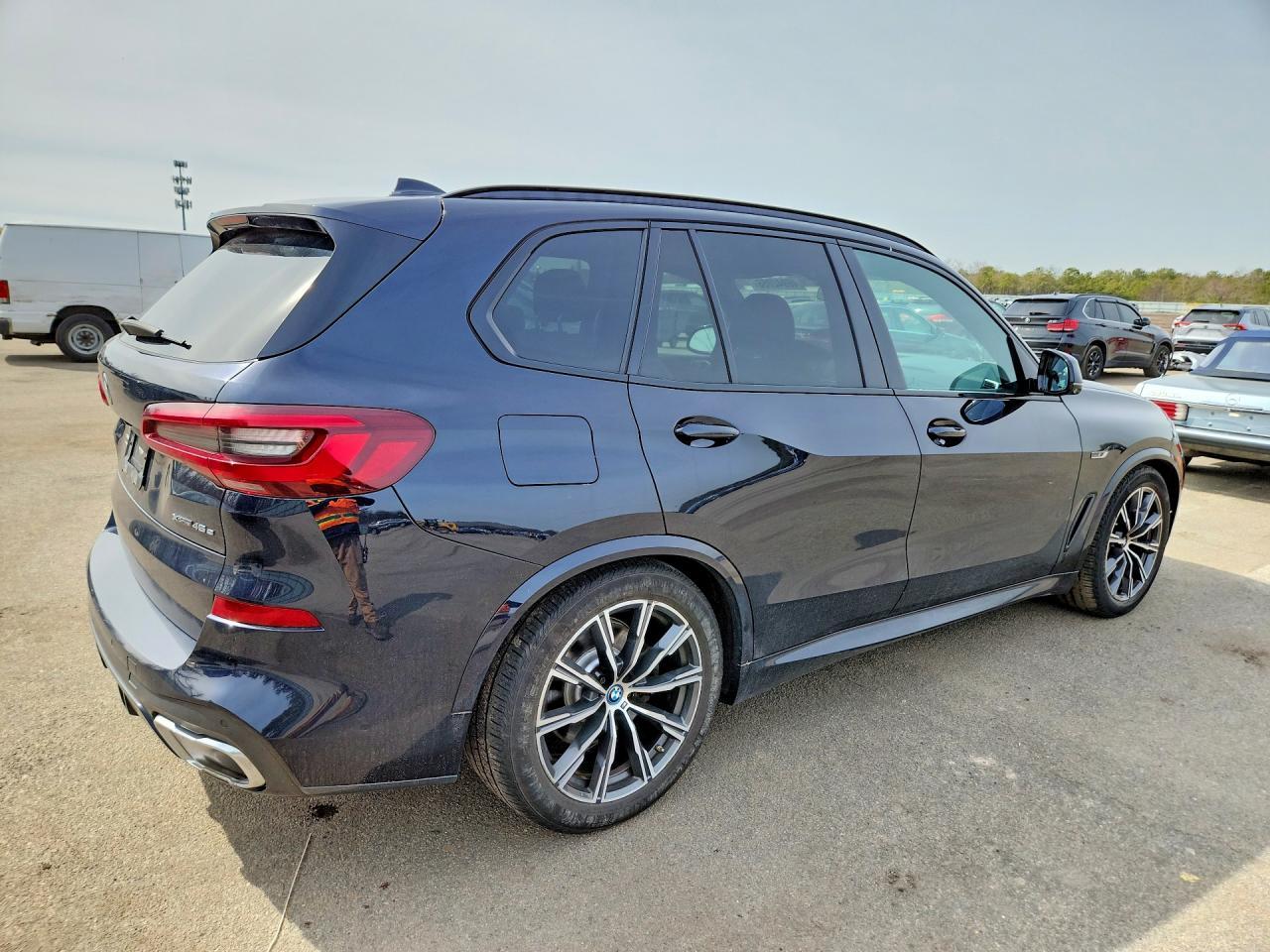 2023 BMW X5 xDrive45E - zdjęcie 3