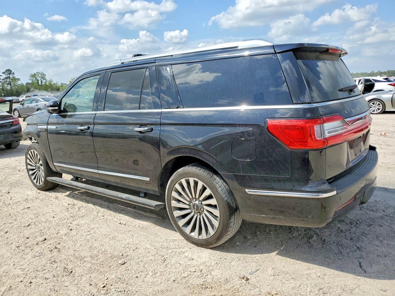 2019 Lincoln Navigator L Reserve - zdjęcie 2