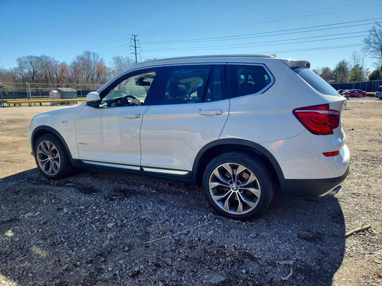 2017 BMW X3 xDrive28I - zdjęcie 2