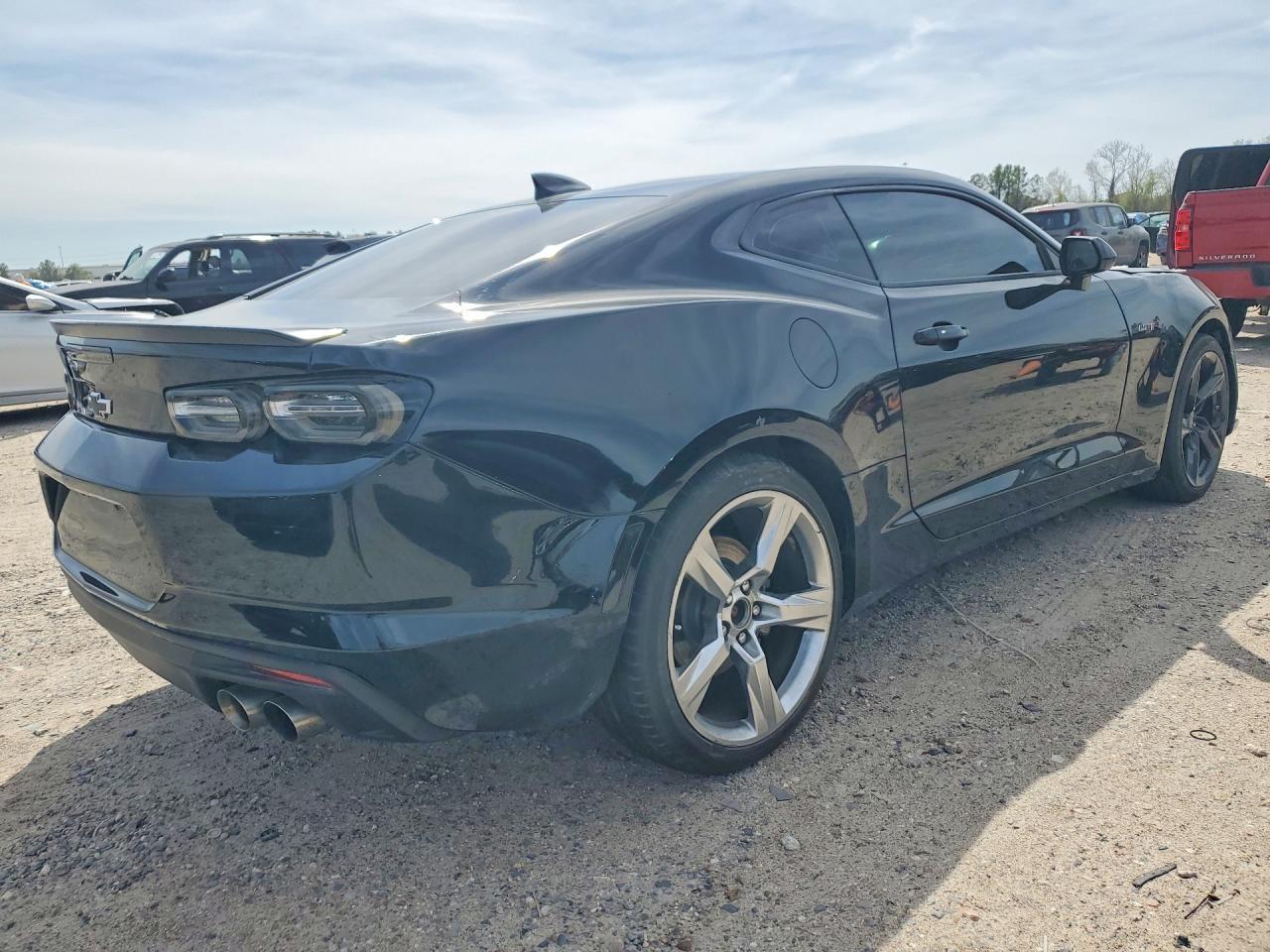 2023 Chevrolet Camaro Lt1 - zdjęcie 3