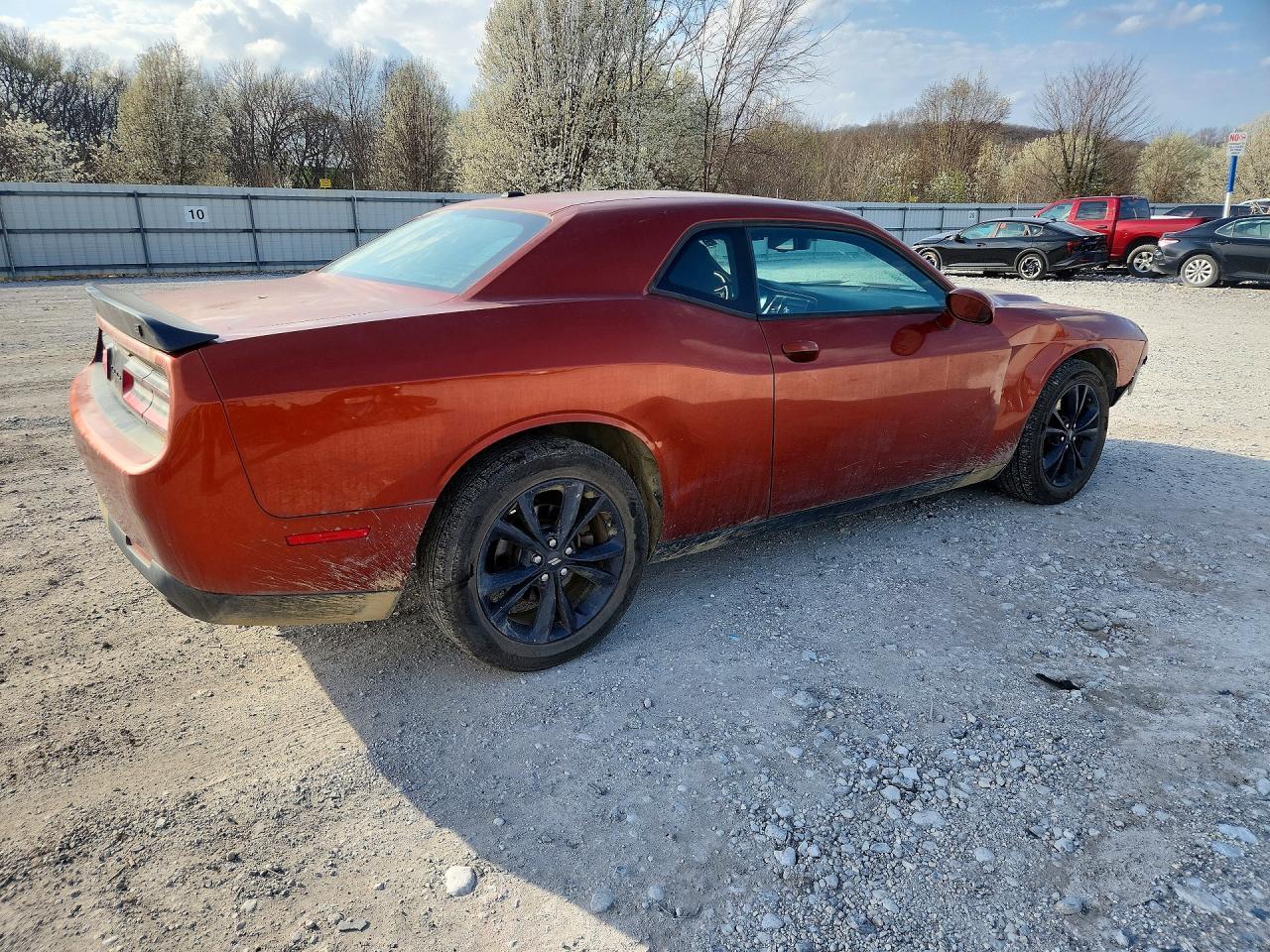 2021 Dodge Challenger Sxt - zdjęcie 3
