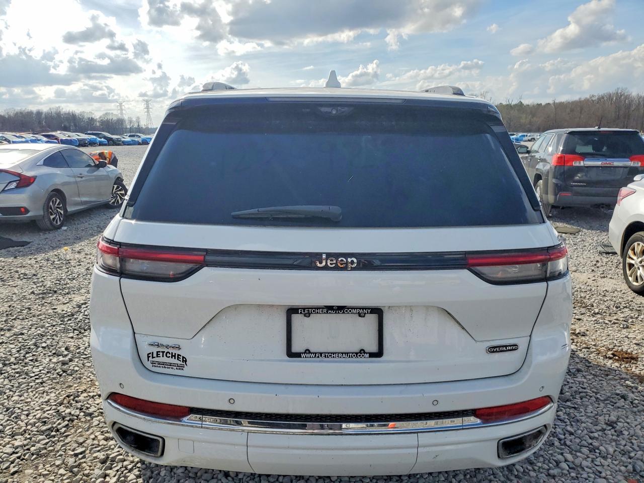 2022 Jeep Grand Cherokee Overland - zdjęcie 6