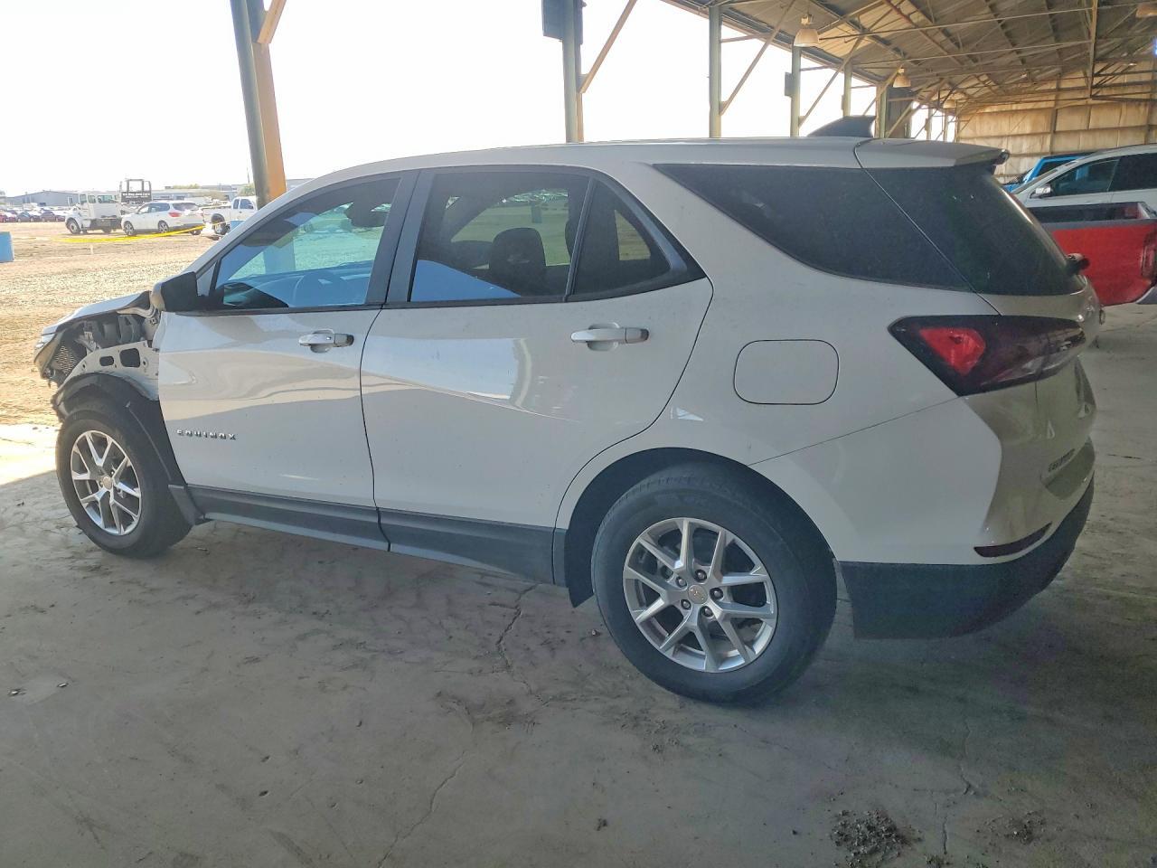 2024 Chevrolet Equinox Ls - zdjęcie 2