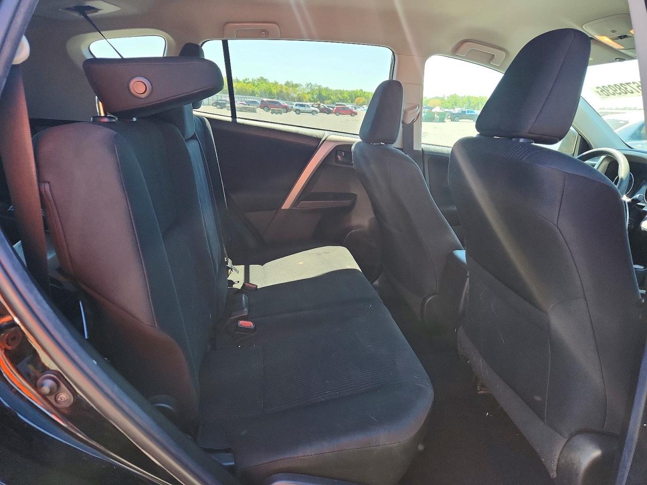 2018 Toyota Rav4 Le - zdjęcie 11