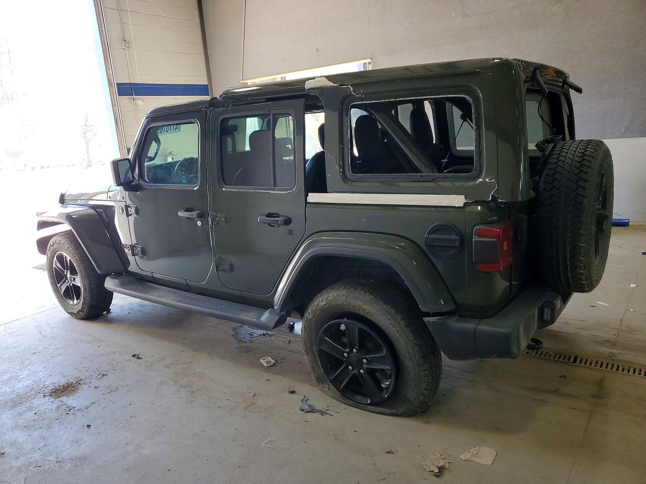 2021 Jeep Wrangler Unlimited Sahara - zdjęcie 2