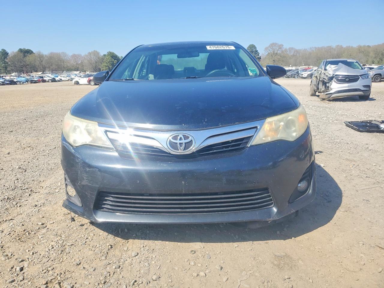 2013 Toyota Camry Le - zdjęcie 5