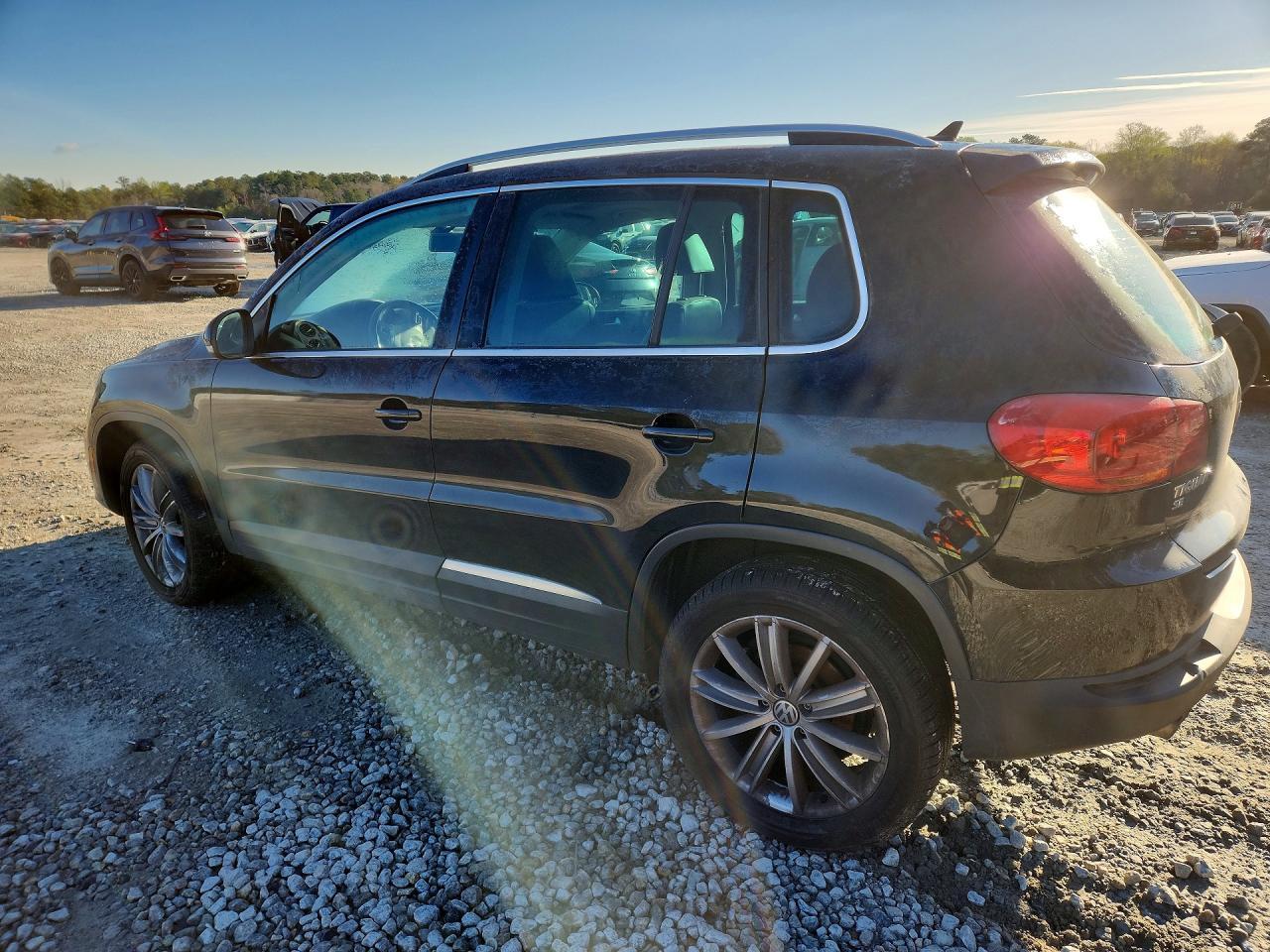 2016 Volkswagen Tiguan S - zdjęcie 2