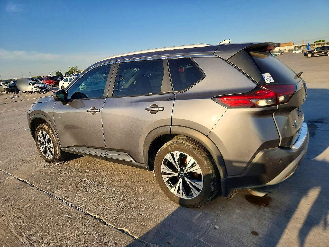 2023 Nissan Rogue Sv - zdjęcie 2