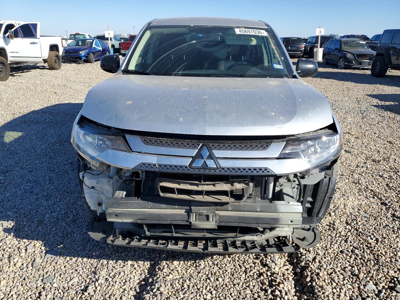 2020 Mitsubishi Outlander Es - zdjęcie 5