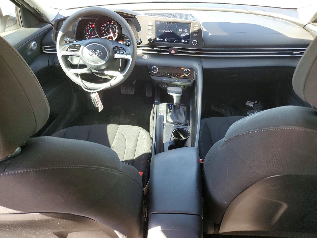 2023 Hyundai Elantra Sel - zdjęcie 8