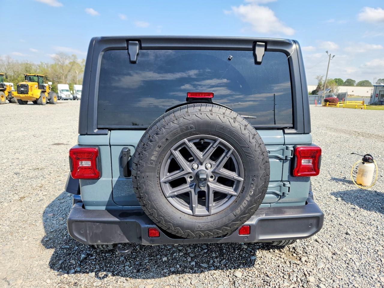 2025 Jeep Wrangler Sport - zdjęcie 6