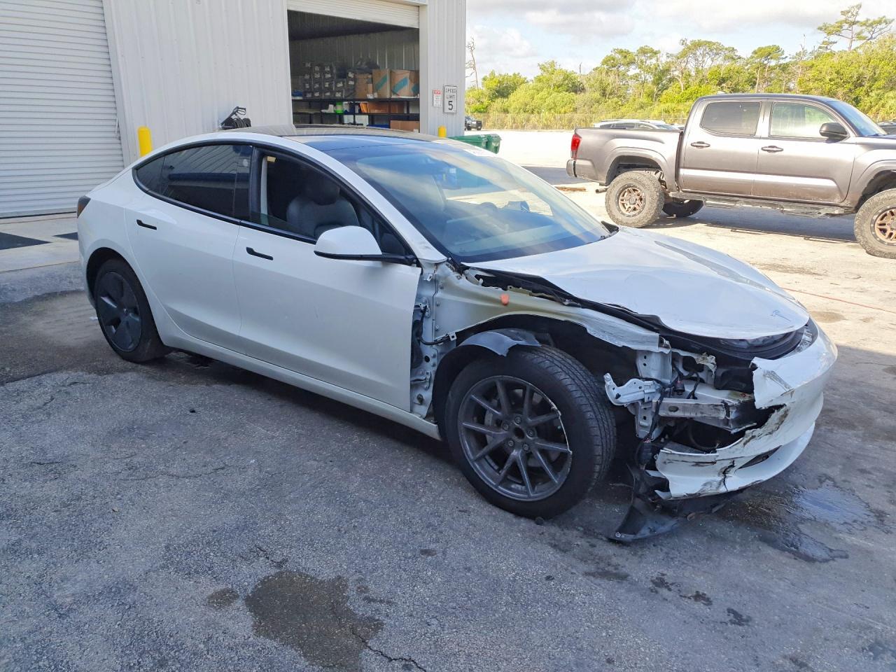 2022 Tesla Model 3 - zdjęcie 4