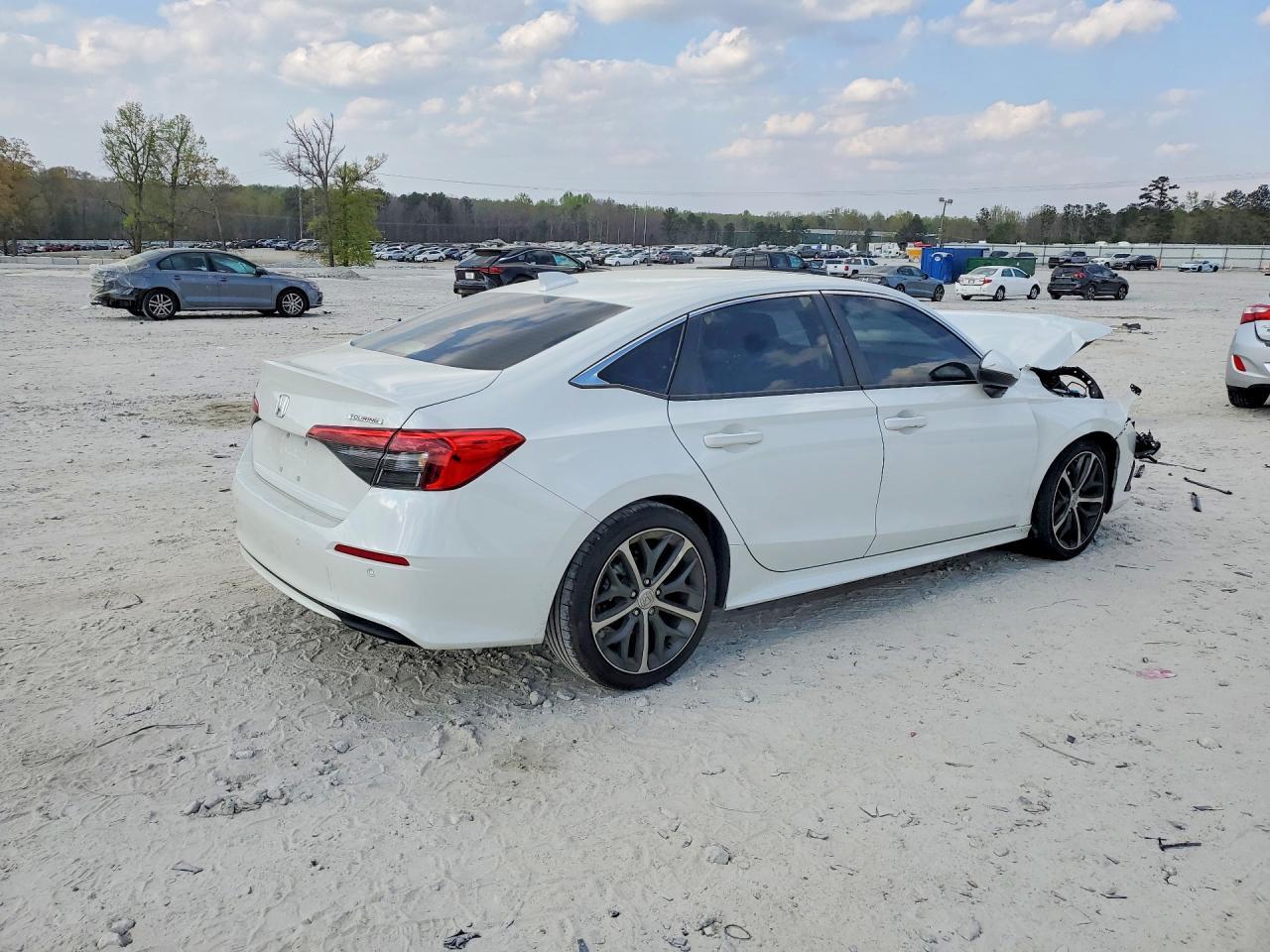 2024 Honda Civic Touring - zdjęcie 3
