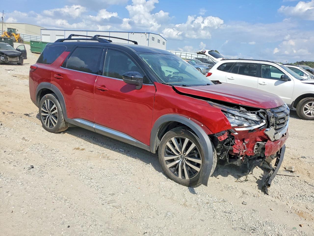 2023 Nissan Pathfinder Platinum - zdjęcie 4
