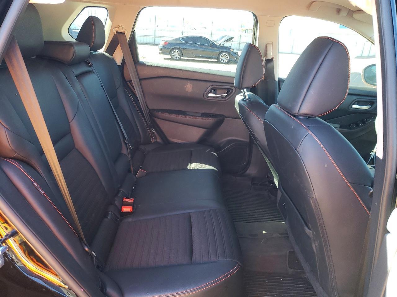 2025 Nissan Rogue Rock Creek - zdjęcie 10