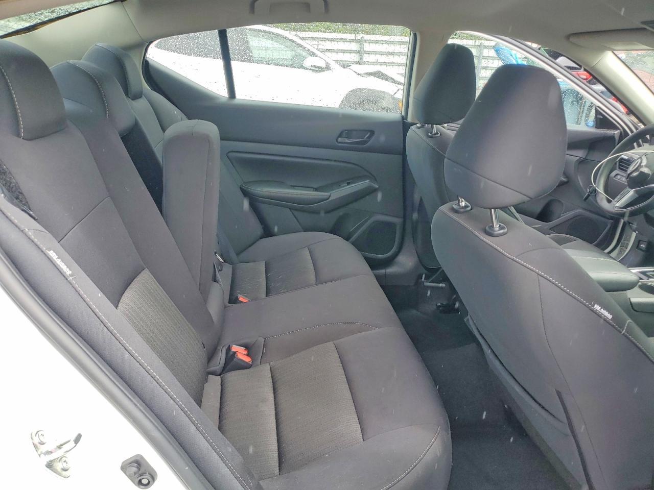 2025 Nissan Altima 2.5 Sv - zdjęcie 10