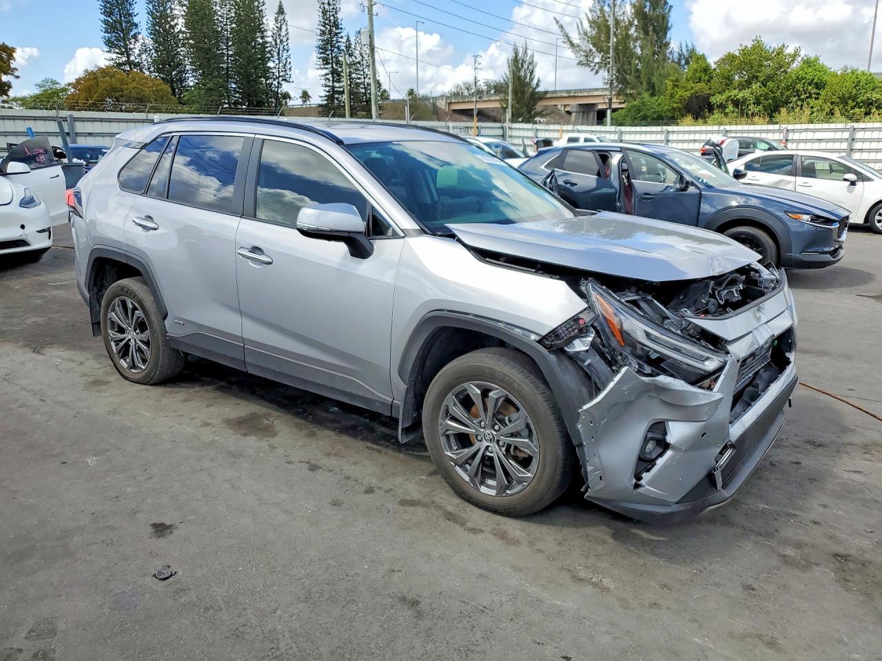2024 Toyota Rav4 Limited - zdjęcie 4