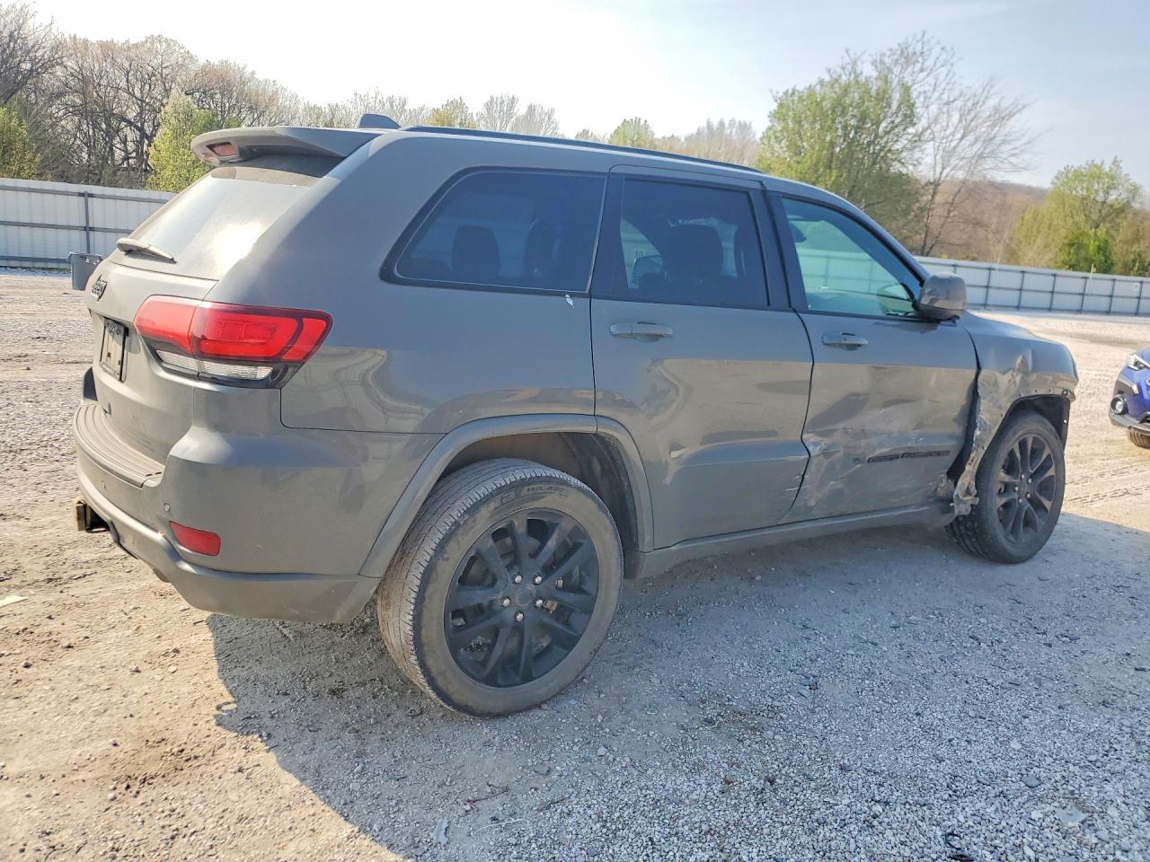 2022 Jeep Grand Cherokee Laredo E - zdjęcie 3