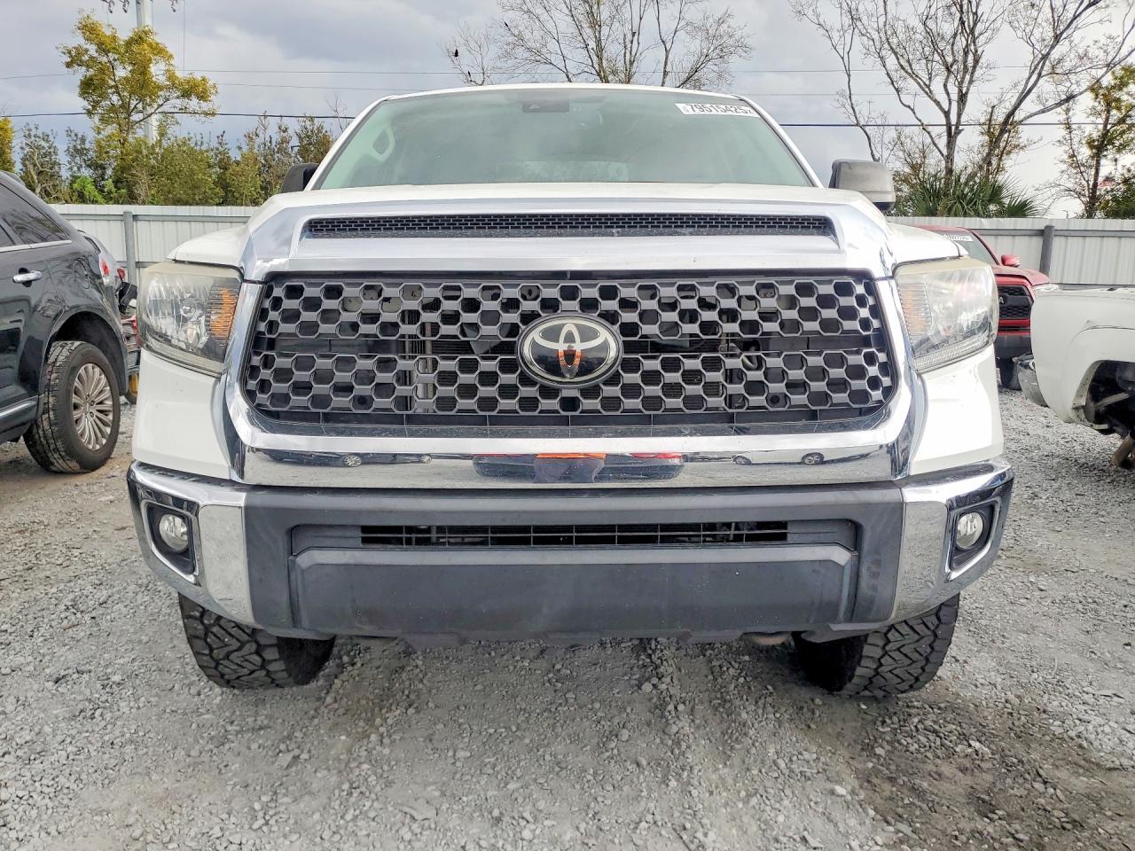 2020 Toyota Tundra Sr5 - zdjęcie 5