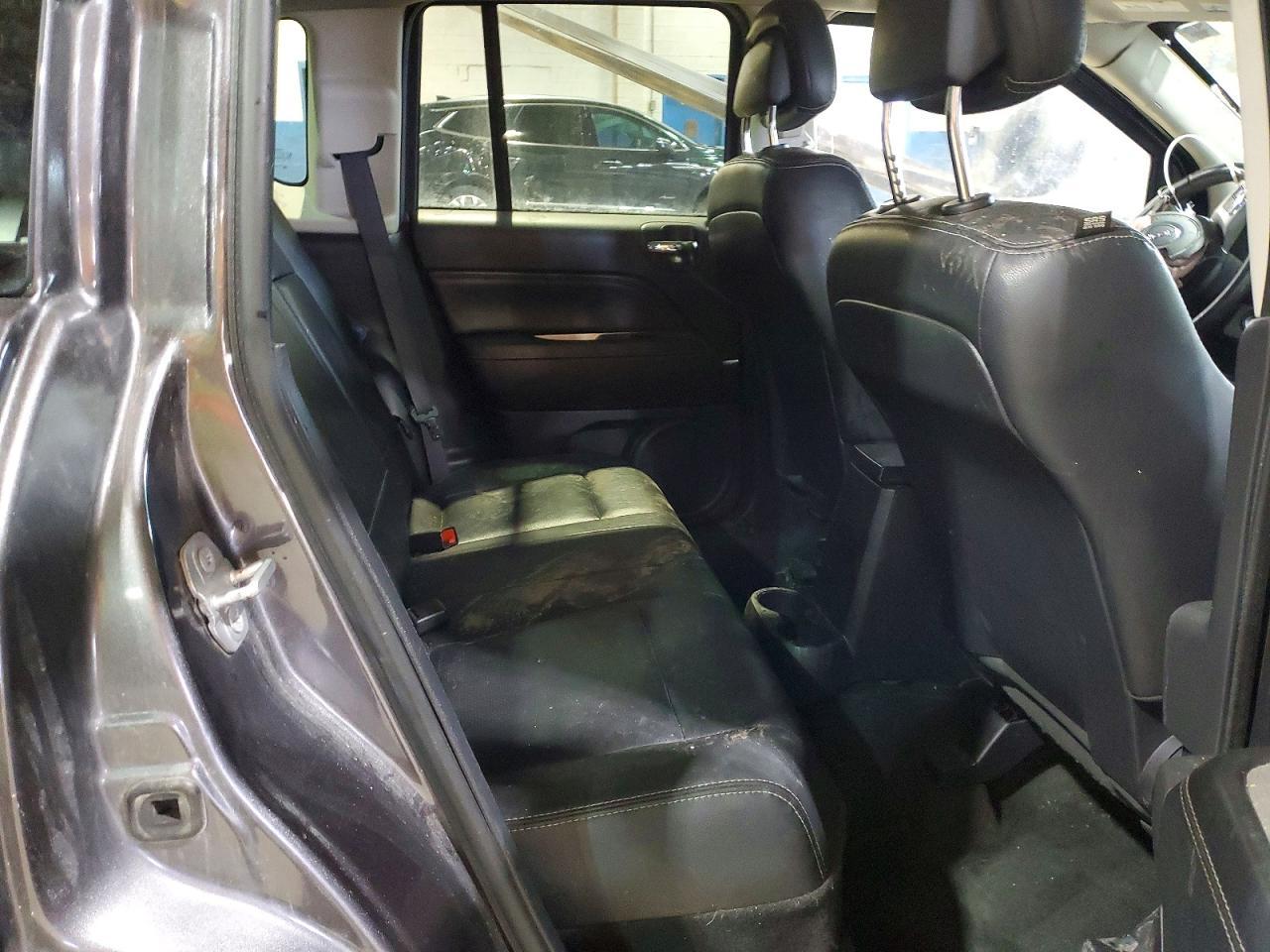 2017 Jeep Compass Latitude - zdjęcie 11