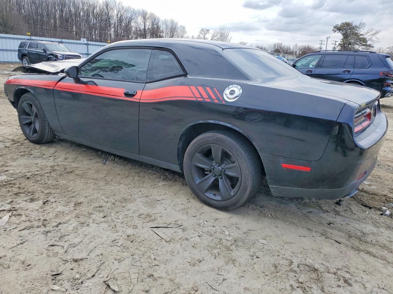 Dodge Challenger - zdjęcie 2