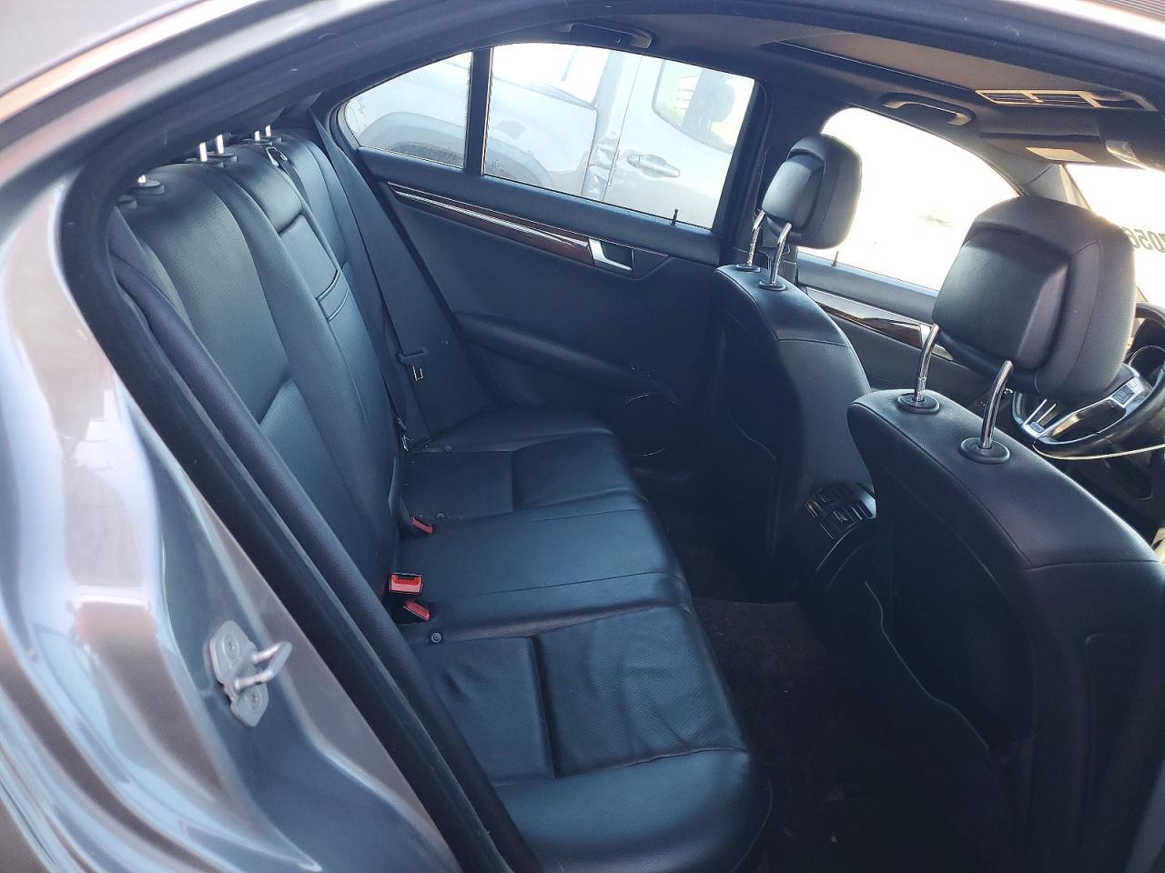 2013 Mercedes-Benz C 300 4Matic - zdjęcie 10