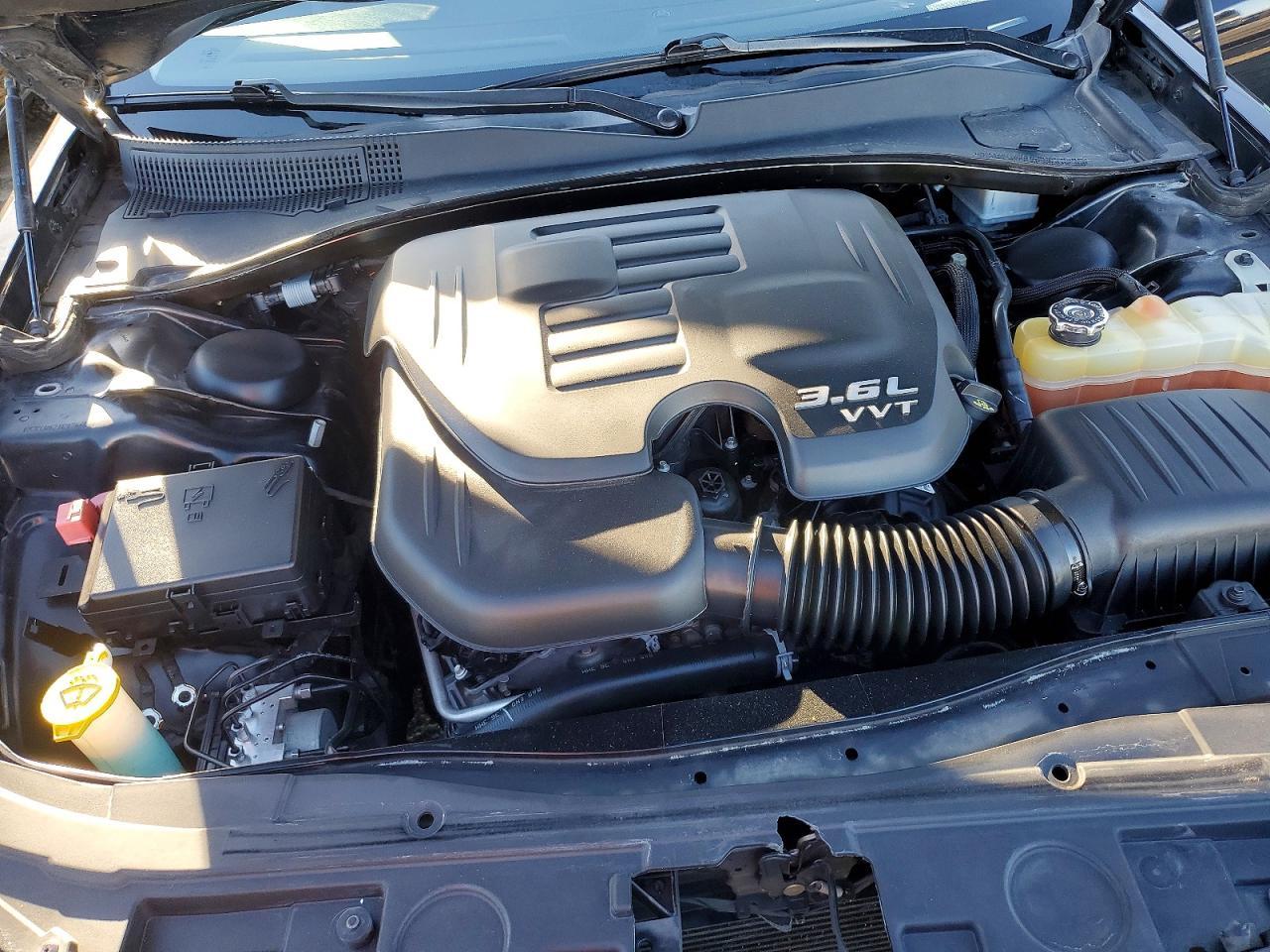 2018 Chrysler 300 Touring - zdjęcie 12