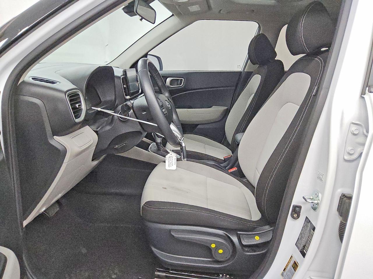 2025 Hyundai Venue Sel - zdjęcie 7