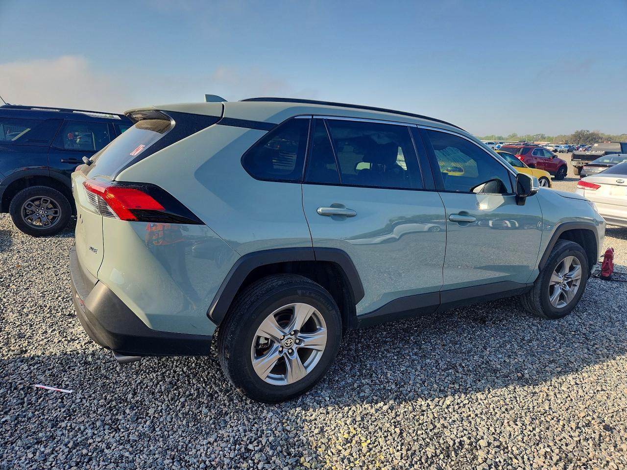 2023 Toyota Rav4 Xle - zdjęcie 3