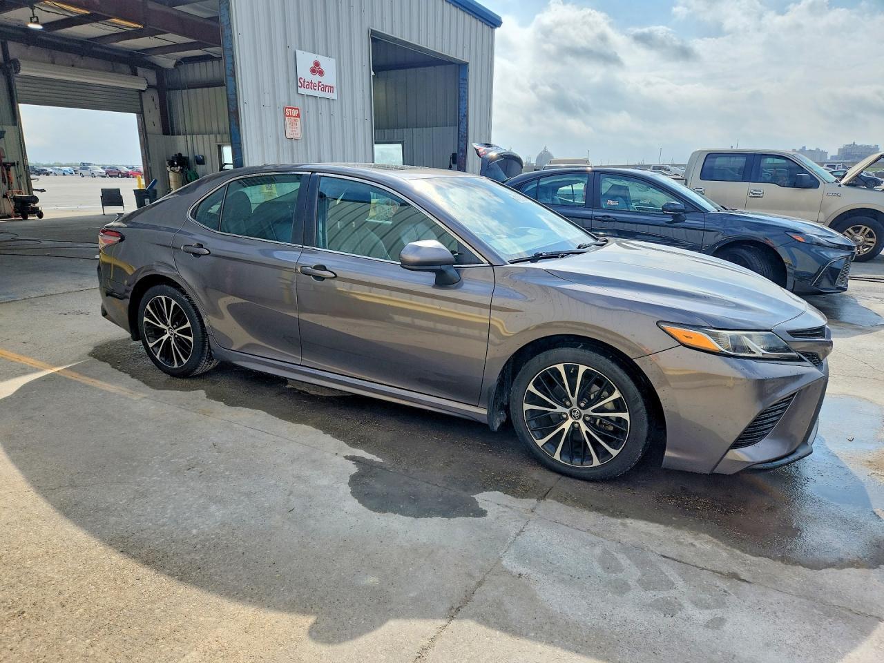 2019 Toyota Camry Se - zdjęcie 4