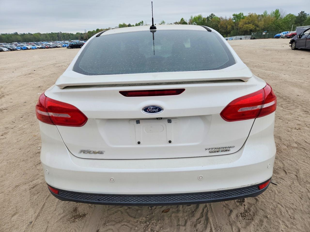 2015 Ford Focus Titanium - zdjęcie 6