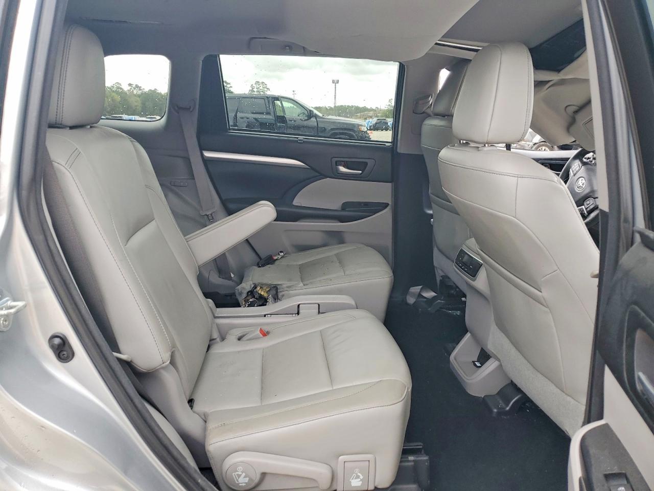 2017 Toyota Highlander Xle - zdjęcie 11