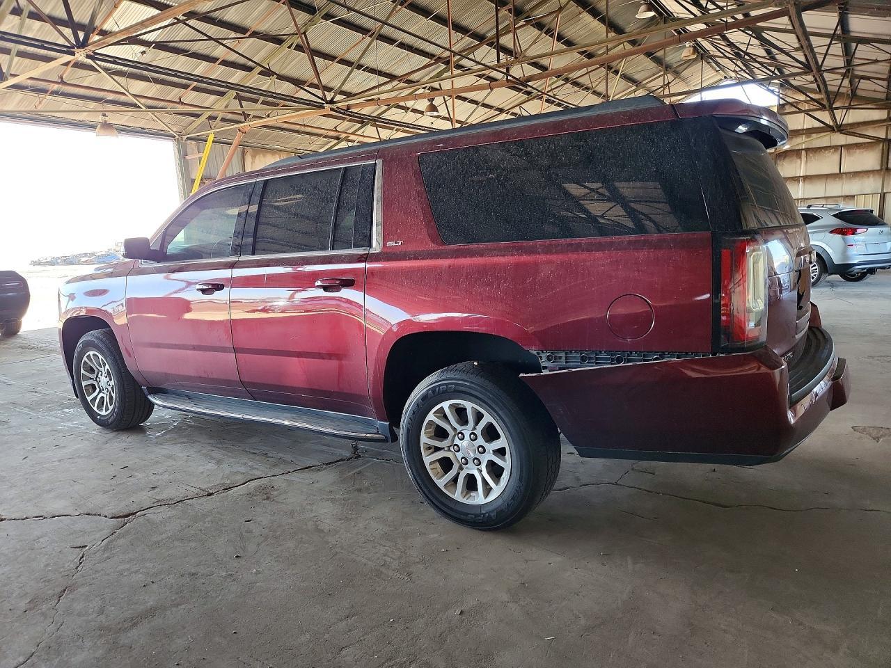 2019 GMC Yukon Xl C1500 Slt - zdjęcie 2