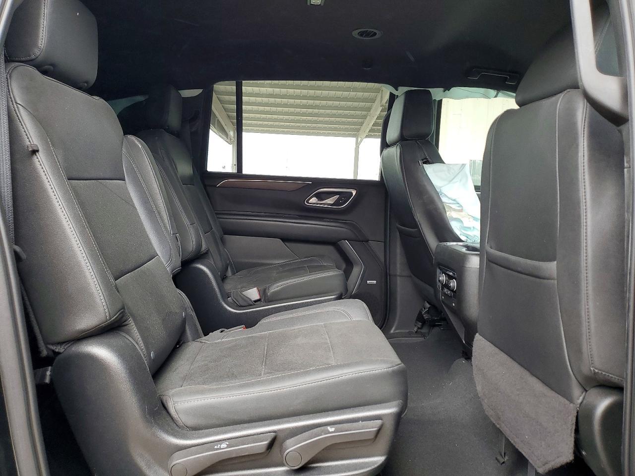 2023 Chevrolet Suburban C1500 Lt - zdjęcie 11