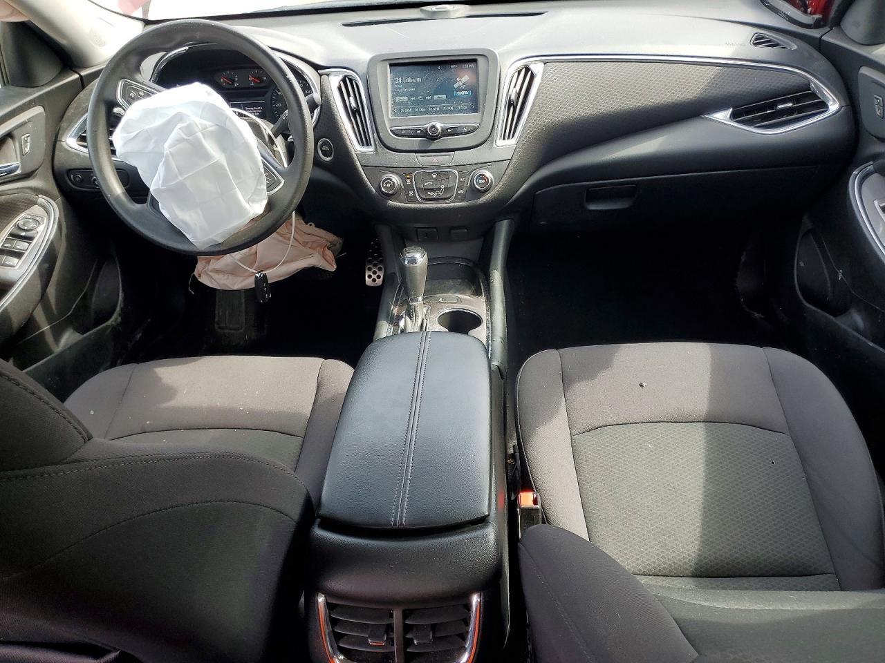 2017 Chev Malibu - zdjęcie 15