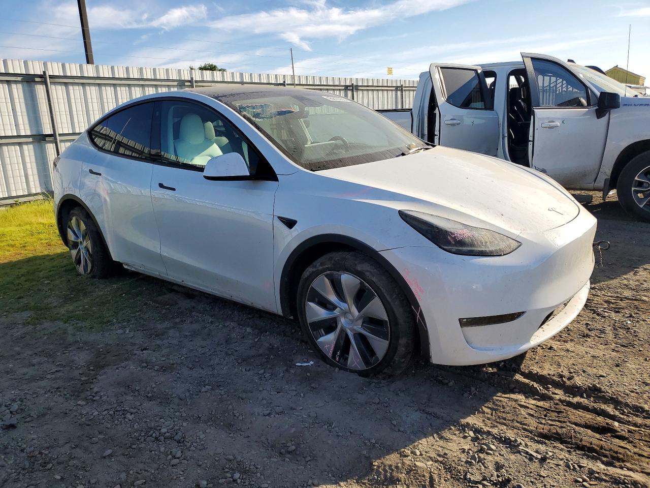 2023 Tesla Model Y - zdjęcie 4