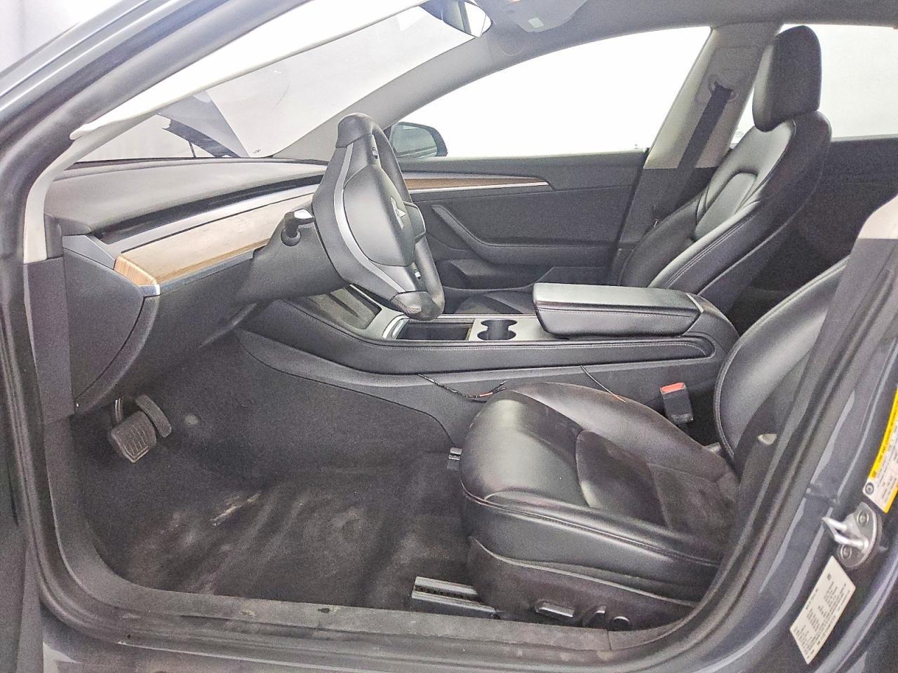 2022 Tesla Model 3 - zdjęcie 7