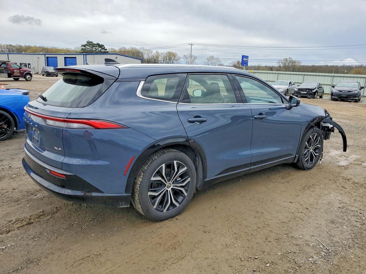 2025 Toyota Crown Signia Xle - zdjęcie 3