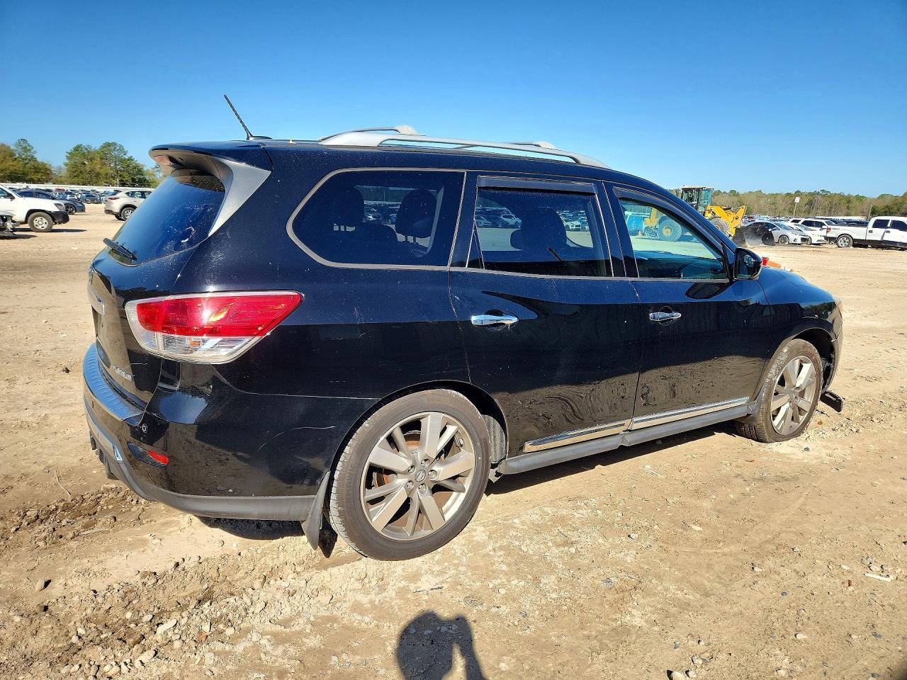 2014 Nissan Pathfinder Platinum - zdjęcie 3