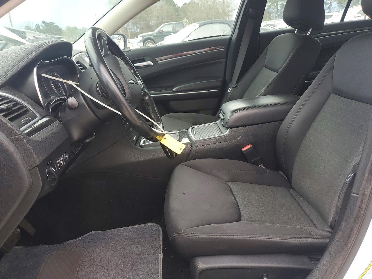 2019 Chrysler 300 Touring - zdjęcie 7