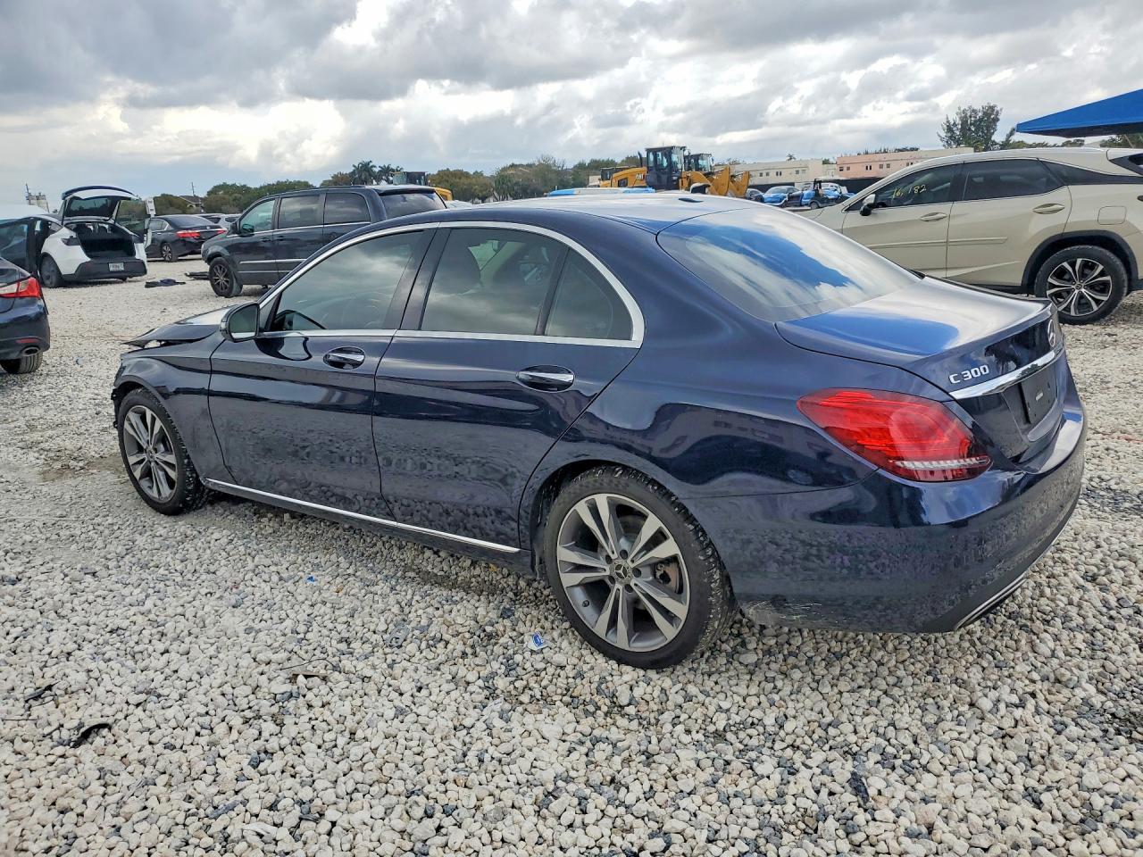 2019 Mercedes-Benz C 300 - zdjęcie 2