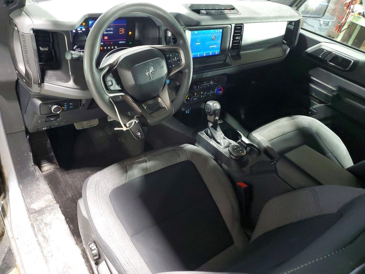 2022 Ford Bronco Base - zdjęcie 8