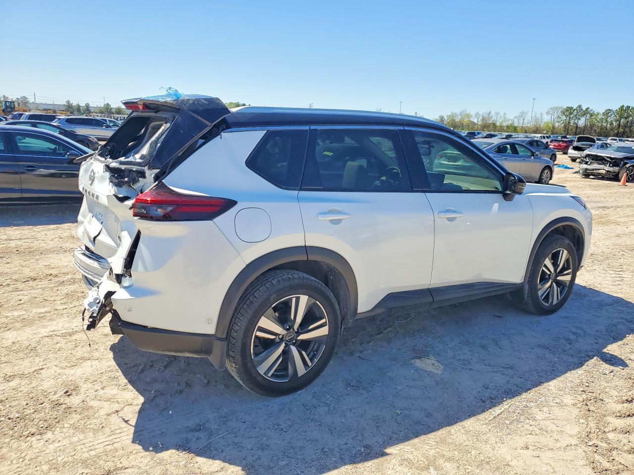 2024 Nissan Rogue Sl - zdjęcie 3