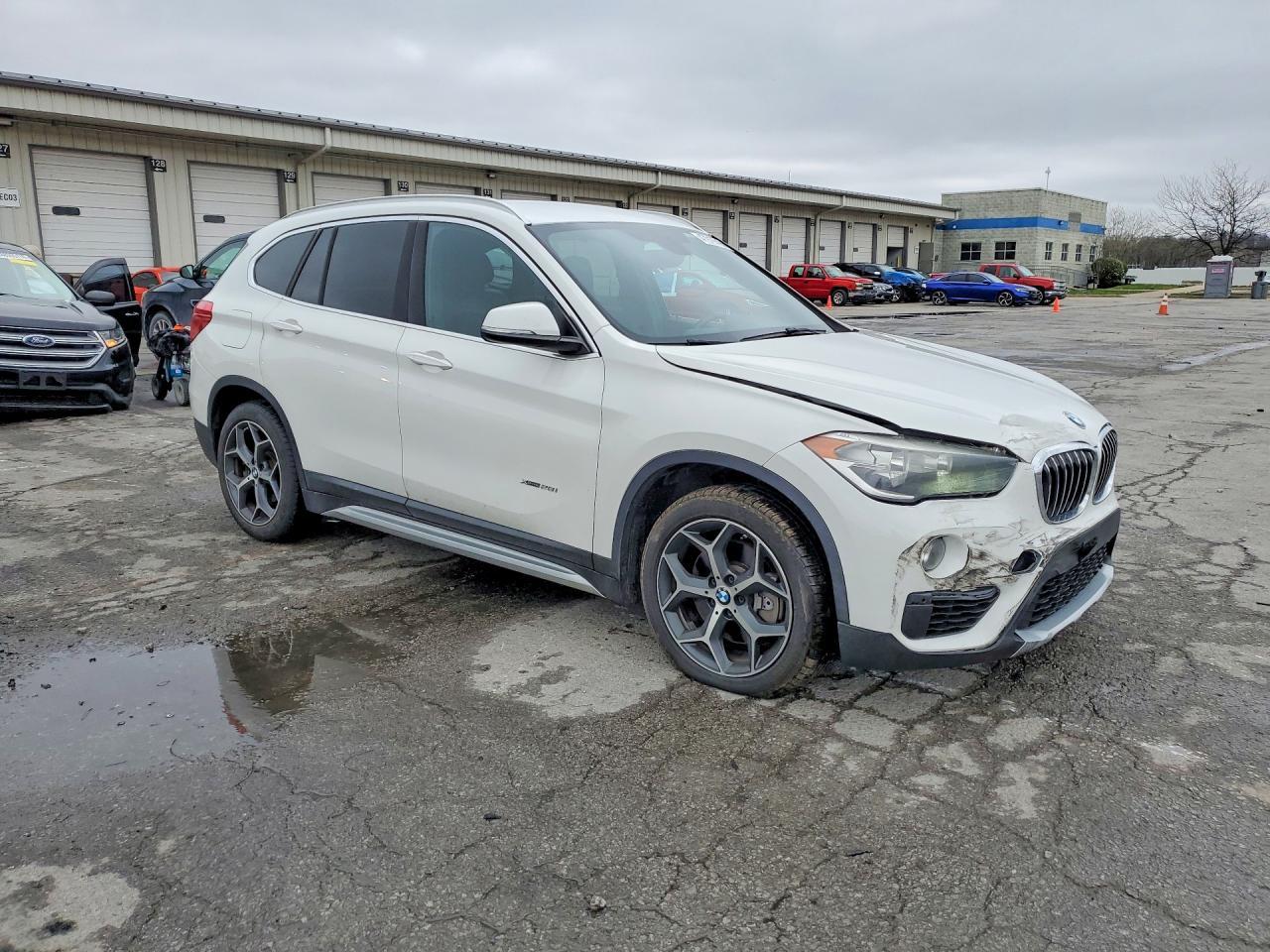 2017 BMW X1 xDrive28I - zdjęcie 4