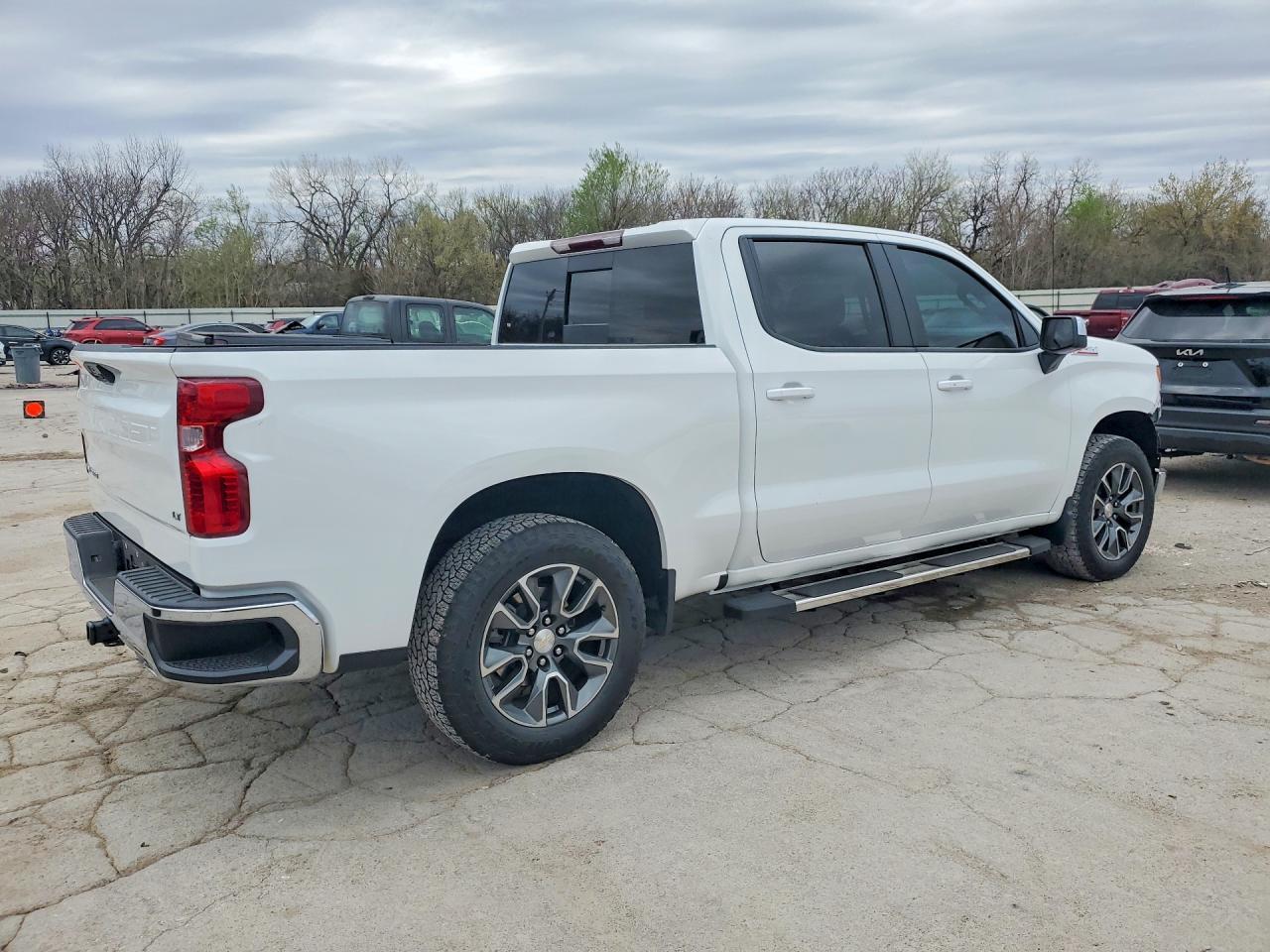 2023 Chevrolet Silverado K1500 Lt - zdjęcie 3