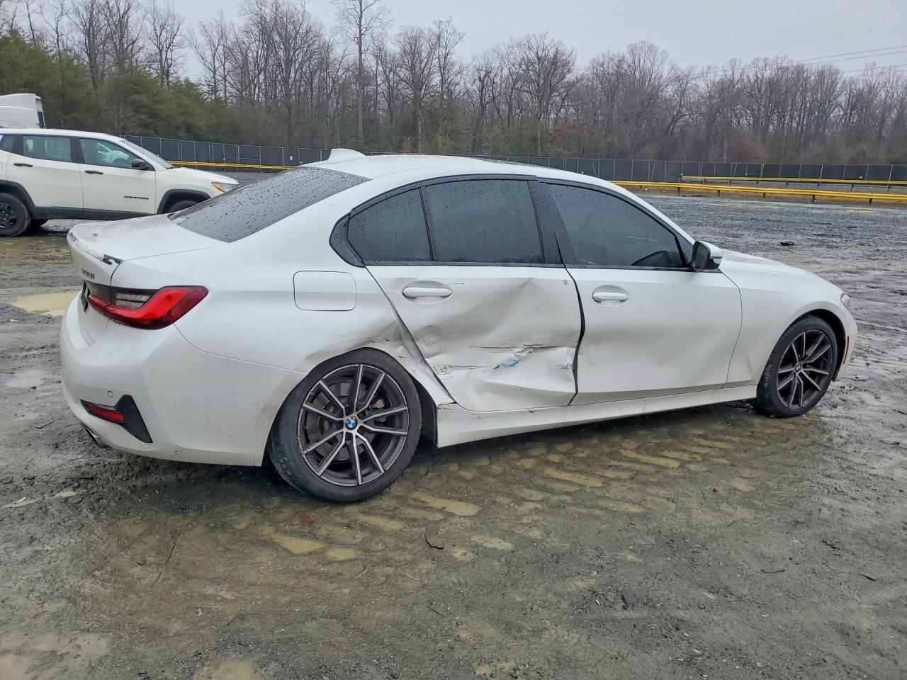 2022 BMW 330I - zdjęcie 3