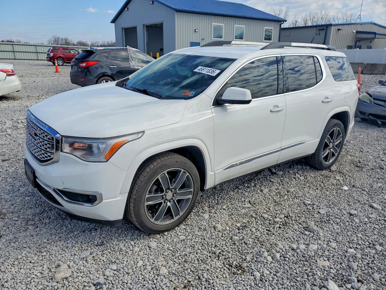 2019 GMC Acadia Denali - zdjęcie główne