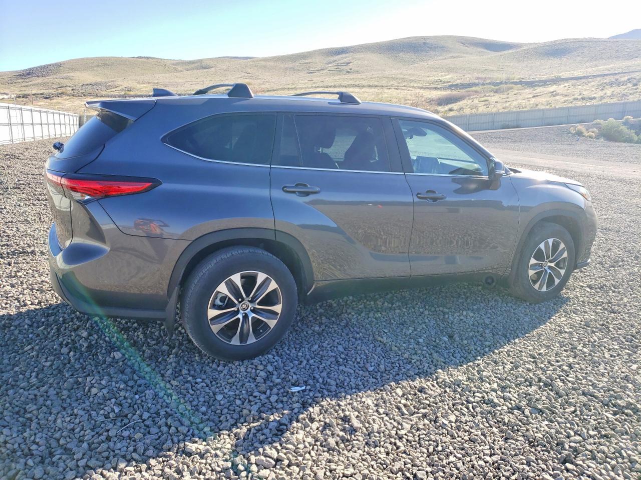 2023 Toyota Highlander Xle - zdjęcie 3