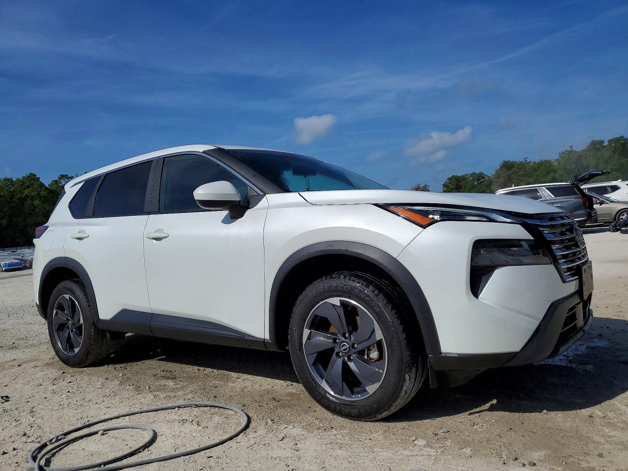 2024 Nissan Rogue Sv - zdjęcie 4